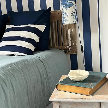 Semesterbostad Maison Les Planches